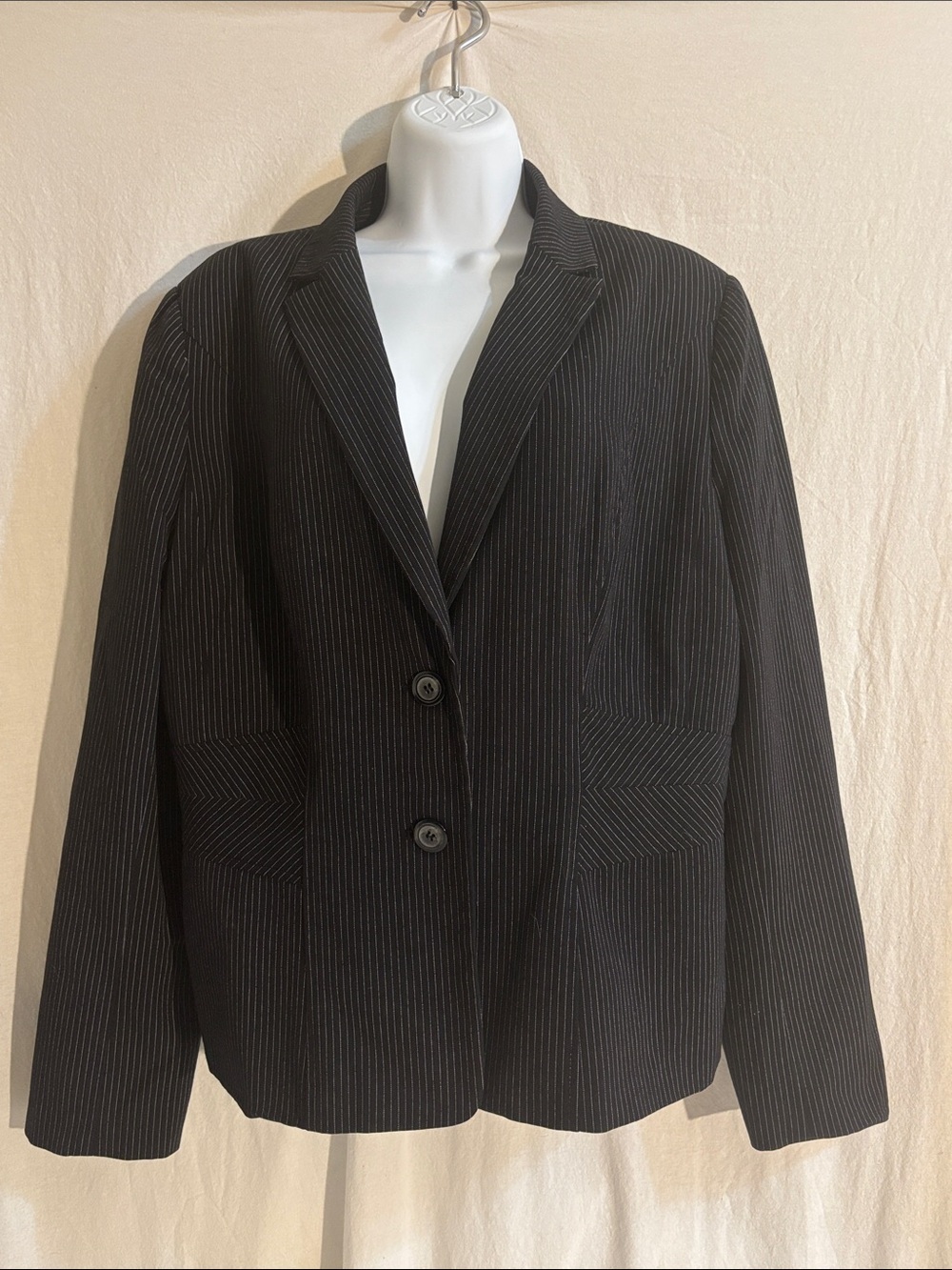Slimming Black Pinstripe Two-Button Blazer preppy office career  lined J1